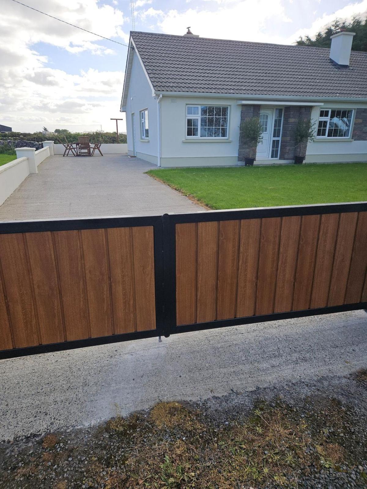 Three Bedroom Cosy Quiet Luxury In The Burren Wild Atlantic Way Galway Exterior photo