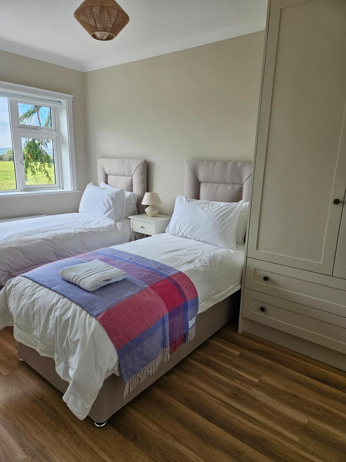 Three Bedroom Cosy Quiet Luxury In The Burren Wild Atlantic Way Galway Exterior photo