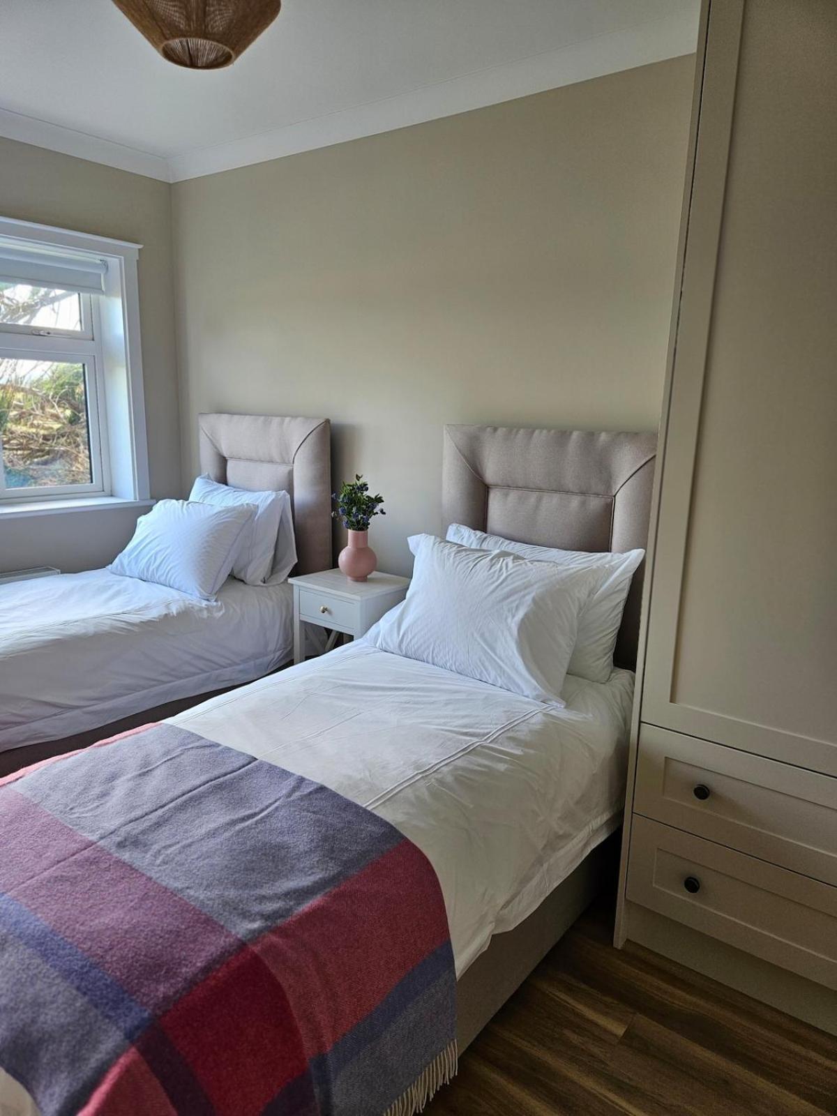 Three Bedroom Cosy Quiet Luxury In The Burren Wild Atlantic Way Galway Exterior photo